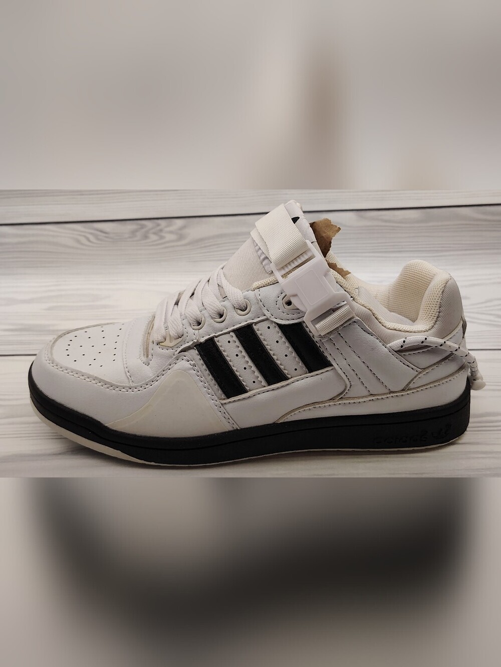 Adidas White & Black High-Top Retro Sneake Size 8.5 Men's - Picture 6 of 16